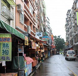 台湾　淡水1 商店街　残りの写真はさらに下にあります