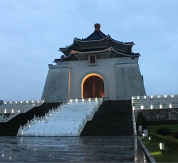 台湾　台北1 国立中正記念堂　蒋介石の記念館です