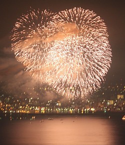 愛媛県今治市　花火大会1