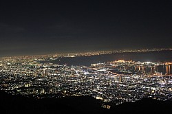 神戸山側より神戸と大阪の夜景